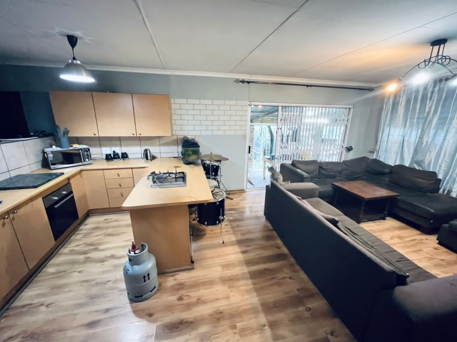 3 Bedroom Property for Sale in Geelhoutpark North West